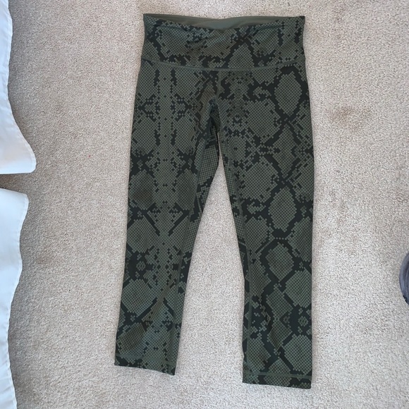 Lululemon Wunder Under Crop III, Ziggy Snake, 6 - Picture 2 of 5